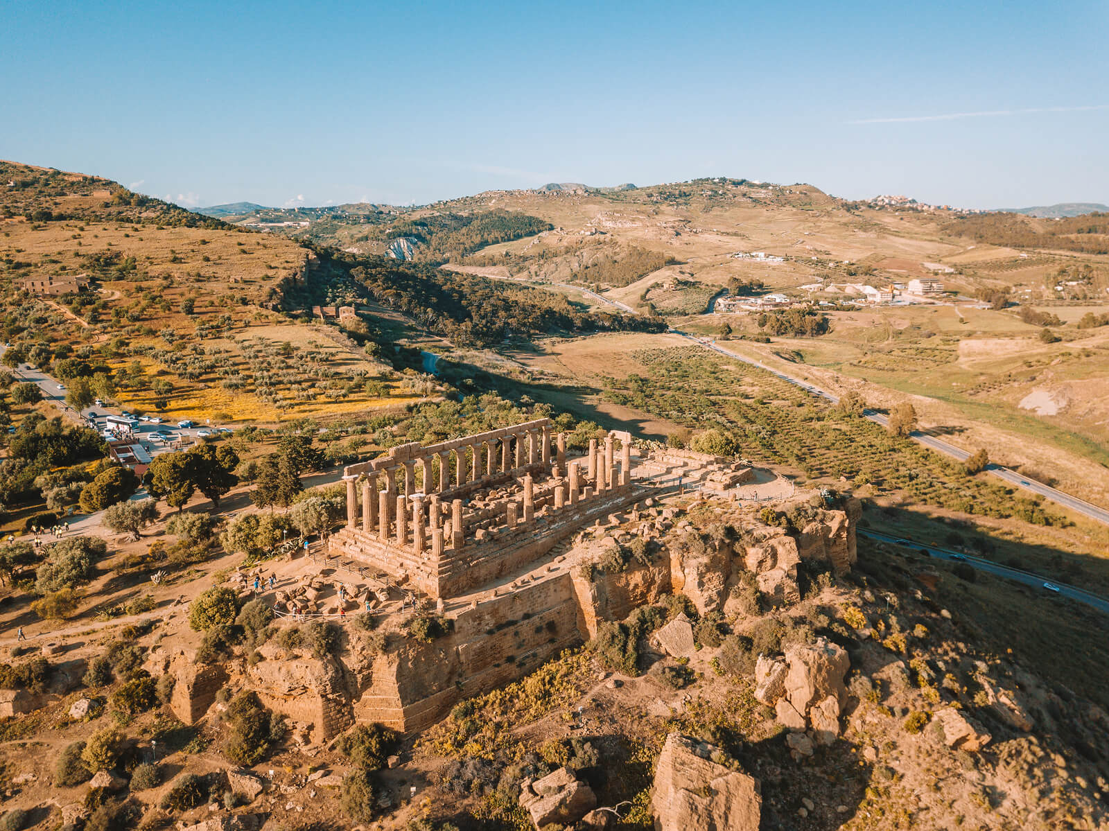 Vista aérea do Templo da Concordia em Vale dos Templos - Agrigento. Foto: IngusKruklitis / Bigstock