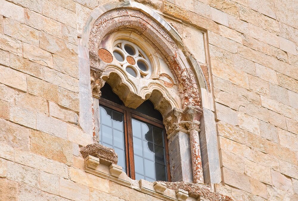 Detalhe da janela de Castel del Monte, Puglia.