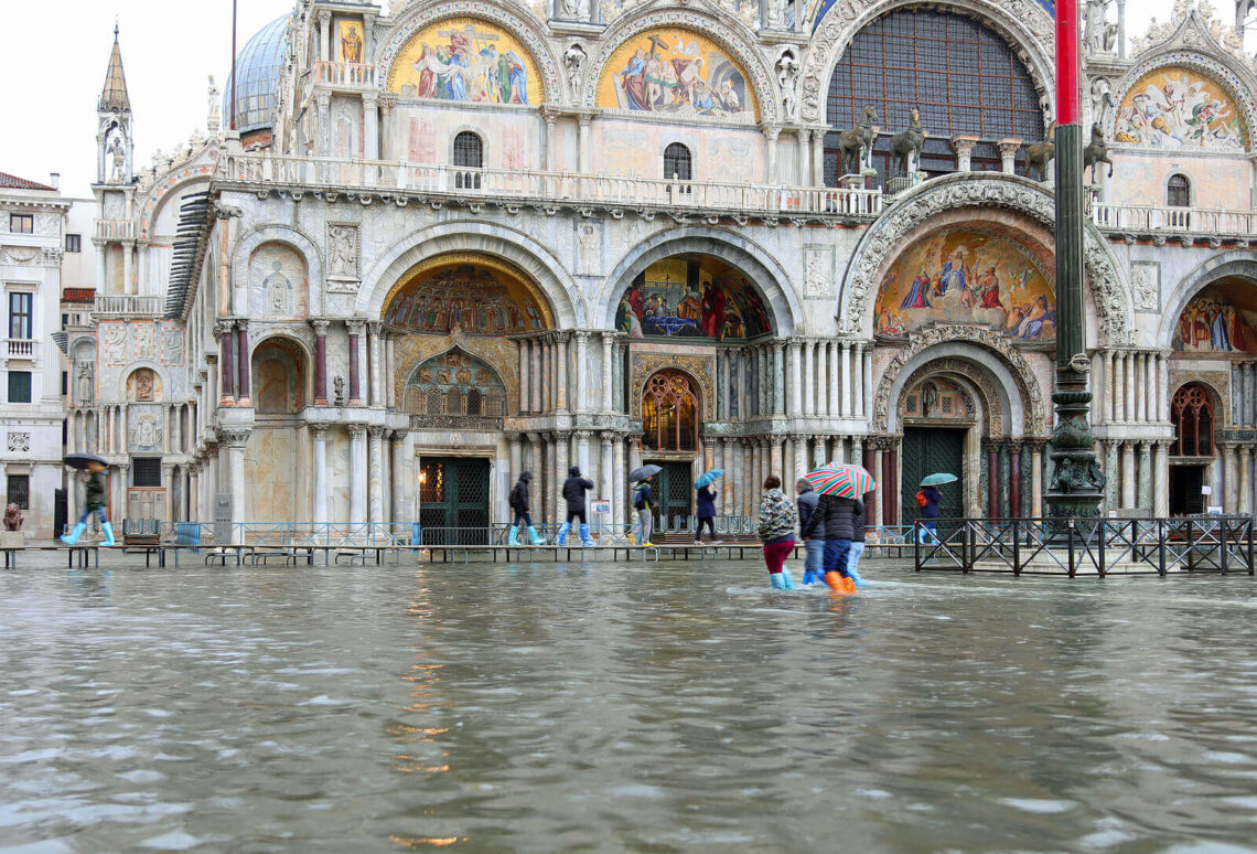 Piazza San Marco, Veneza com água alta.