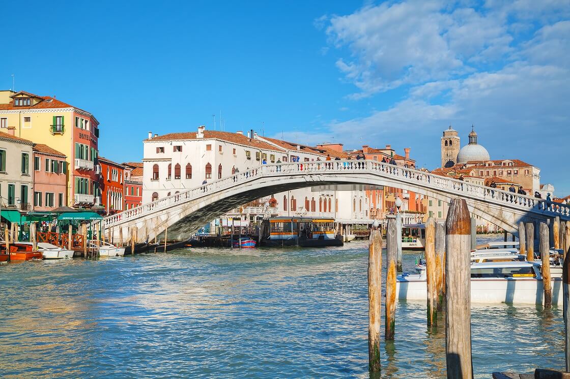 Ponte degli Scalzi, Veneza.