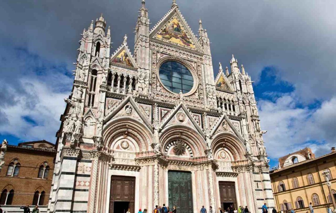 O que fazer em Siena: 12 pontos turísticos imperdíveis na cidade!