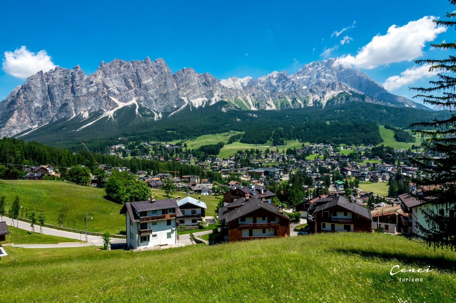 Cortina D'Ampezzo. Foto: Jason_YU de Getty Images / Canva.