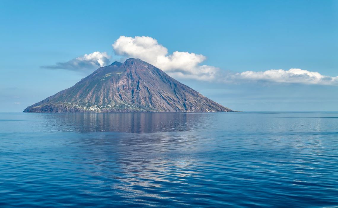 Ilhas-Eolias-stromboli-1